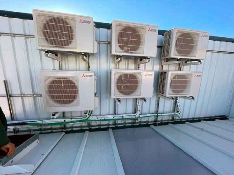 Instalación exterior de aires acondicionados
